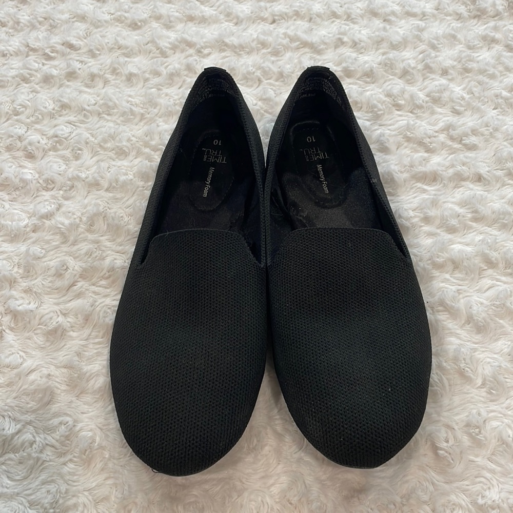 Size 10 black flats